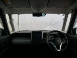 見通しのよいすっきりとした視界で、誰でも運転しやすいです。運転のしやすさは疲れにくさにも繋がりますよ♪