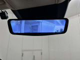 リバース連動型のバックカメラは、精度が良く、バックや縦列駐車もストレスなく止められます。カメラの性能も日々進化しており画質には私たちも驚かされます。ぜひ実車でのご確認をお願い致します!
