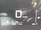 走行、19011KMです。