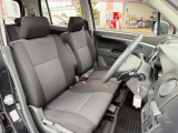 運転席シート廻りは使用感も少なく、良好な状態となっています。前オーナー様が丁寧に使っていたことがよくわかりますね。