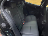 後部座席も気になるようなキズ・汚れやへたり等、大きなダメージはなく、良好な状態です。