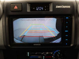 バックカメラが付いているので後方確認が非常にしやすいです。今や運転初心者も熟練者も必須装備!ついていて損はないですね♪