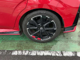 純正アルミホイール付!このお車にぴったりなホイールが付いてます◎