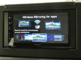 ディスプレイオーディオを装備。スマホとクルマをつなぐことで、これまでのナビに加えて、いろんなサービスが楽しめます。