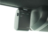 ◆ドライブレコーダー◆映像・音声などを記録する自動車用の装置です。 もしもの事故の際の記録はもちろん、旅行の際の思い出としてドライブの映像を楽しむことができます。