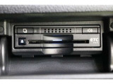 ETCはナビ連動機能付です。利用日や料金の確認がモニターで出来て便利ですよ。納車前には使用できるようにセットアップをさせていただきます。ETCカードの取扱もしておりますのでご相談下さいね。