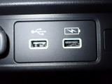 USBつなげられます♪充電などお役にたちますよ!!