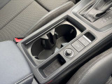電子式パーキングには、オートホールド機能があり信号待ちなどでのブレーキをホールドしてくれ運転の負担を軽減してくれます。