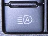 オートマチックハイビームを装備しております。