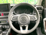 インテリアに合わせたデザインのステアリングは、運転される方のことも考え、運転しやすい形状、大きさです。是非一度、実際に触ってお確かめください。
