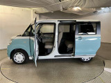 両側パワースライドドア付きだから、狭い駐車スペースなどでの 乗り降りラクラク!小さなお子さまのいるご家庭には嬉しい装備。