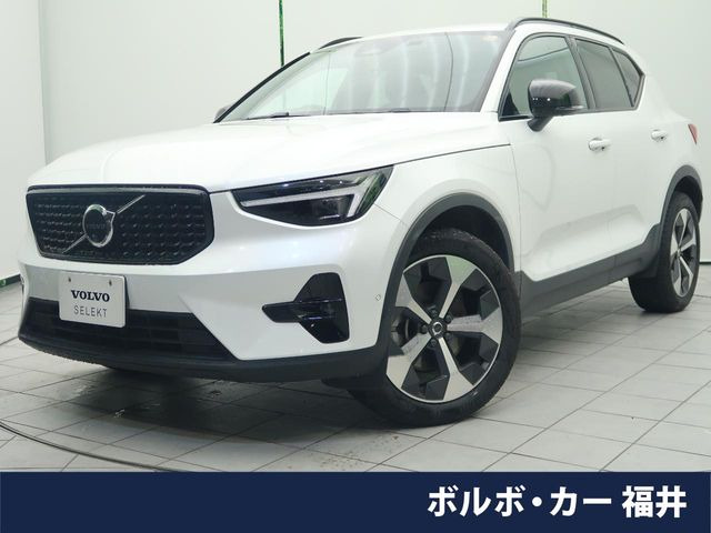 XC40 アルティメット B4 AWD ダークエディション 4WD