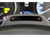 【ドライバーモニター】搭載です。目の開閉状態や視線方向、顔の向きや運転姿勢からドライバーの運転状態を検知。脇見・閉眼状態を検知した場合などにはドライバーに警告してくれます。