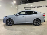 BMW xDriveの魅力は、走行状況と路面状況の変化をリアルタイムに把握し、4輪のトラクションを絶えず最大限に保つことで、どんなコンディションにおいても揺るぎない走りを実現させてくれます。