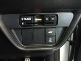 ETC付。高速道路の料金所はキャッシュレスで通過です。サービスエリア等にあるスマートインターの出入りも利用可能でとっても便利。ご納車後すぐにお使い頂けるようセットアップしてのお渡しとなります。