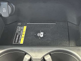 便利な置くだけ充電付き!