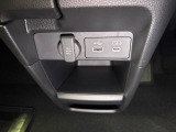 USB充電口を搭載しています!携帯電話の充電などに便利です!