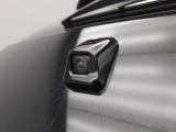 バックの苦手な初心者や女性にうれしいバックモニター 運転席の死角になる真後ろが確認できます。 (^^♪