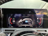 メーター内のカラーディスプレイには運転をサポートするさまざまな情報を表示します☆