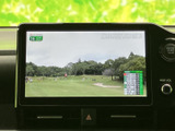 テレビ番組を画面に表示でき、停車中の休憩時間などに映像を視聴できます。お出かけ先での待ち時間にも活用しやすく、車内で過ごす時間を充実させてくれる装備です。