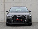 一目でAudiだと分かる特色を持つフロントマスク。