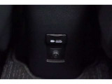 非常時やキャンプなどに役立つAC100V(1500W)コンセント付きです。