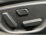 【パワーシート】電動でシートポジションの変更が可能です。手動式より細かくシート設定が可能ですのでより快適な姿勢でドライブを楽しんで頂けるでしょう。