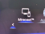 Miracast内蔵です。アンドロイドスマホをお持ちの方は、Bluetooth接続にてスマホ内の画像や動画、音楽などを映し出すことが出来ます。一部、使用できない機種もあります。