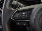 【ステアリングスイッチ】ステアリング周りでのスイッチ操作が行えますので、走行中でも各種操作可能です。お近くの広島マツダまでお越しください。