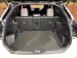 普段のお買い物や通勤、送迎等に十分な荷室スペースを確保しております。セカンドシートを倒すと、大きな荷物の積載も可能です♪