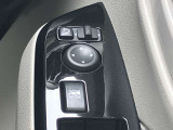 電動格納ミラーは駐車時や狭いとこなどやっぱりあると便利ですよ。
