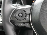 ステアリングスイッチ付き。手を離さずにさまざまな操作が可能です。