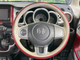 【純正革巻きステアリング】上質な革を使用することで、手にしっかり馴染みとても運転しやすいハンドルです♪