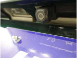 バックカメラが付いているので後方確認が非常にしやすいです。今や運転初心者も熟練者も必須装備!ついていて損はないですね♪