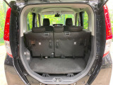 普段のお買い物や通勤、送迎等に十分な荷室スペースを確保しております。セカンドシートを倒すと、大きな荷物の積載も可能です♪