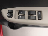 パワーウィンドゥ 運転席ドアスイッチ照明付です。電動格納ミラーも手元でワンモーションで可能です。
