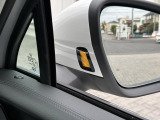 レーンチェンジアシスト。後側方の車両を検知してドライバーに注意を促し、安全な車線変更をサポートします。