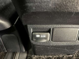 AC100V電源は100Wまでの電化製品が使用できます!センターコンソール背面に設置されております!
