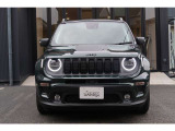 Jeepと言えば7スロットグリル、7本のグリルはJeepの証です。
