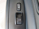 運転席のみパワーウインドウです。