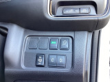 【eコンスイッチ】低燃費運転をサポートするECONモード。スイッチをONすると、エンジンやトランスミッション、A/Cなどを協調制御し、燃費の向上に貢献。エコドライブの効果を高めます。