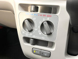 寒い冬も暑い夏も全席に快適な空調を届けてくれる、ダイヤル式エアコンを装備♪