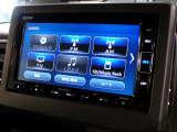 CD、DVD、Bluetooth、AM、FM、AUX、スマートフォン接続ができます。