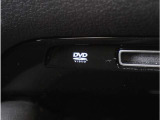 【DVD】DVD再生可能です。お好きな映画、ドラマ、アニメを車内でお楽しみください。