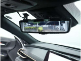 デジタルインナーミラー装備!車両後方のカメラの映像をデジタル補正で視認性を向上させてインナーミラー内に表示します♪視界を遮るものがなく、後席に同乗者がいても後方を確認しやすく安心です♪