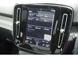 安全装置や機能のON/OFFが可能です。スマホのようにアイコンを使いやすい位置へ変更いただけます。