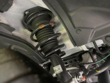 お車を安心してお乗りいただく為には、足回りの定期点検が欠かせません。サービスサポート(有償保証)では無料点検もご提供しており、安心のカーライフをお過ごしいただけるサポート体制が整っています。