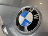 安心のBMW認定中古車は100項目の箇所を徹底的にチェック致します。機械的な箇所や電気系、コンピューターなどをご納車前に点検し、交換基準に達した部品は全て新品に修理返品した後にご納車致します。