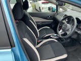 運転席まわりは、使用感も少なく良好な状態です。