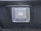 AC100V、1500Wのコンセントを車内に設置。アウトドアや駐車場で野外のコンセントとして利用できます。また、停電などの非常時にも使える便利な機能です!